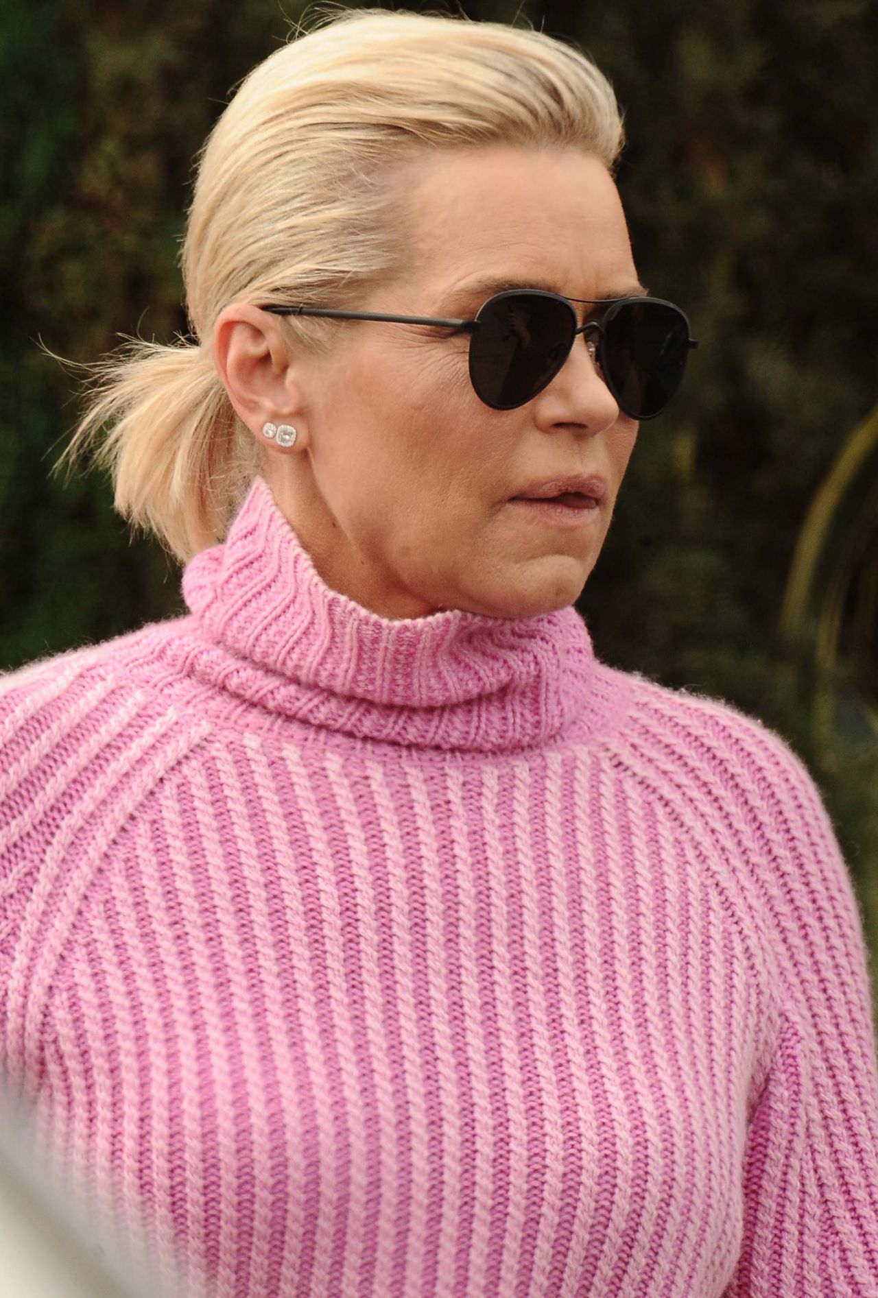 Yolanda Hadid Street Fashion - Il Pistaio in Beverly Hills 01/30/2018