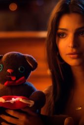 Emily Ratajkowski - OnePlus Advertisement (Feb 2018)