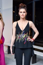 Alexandra Daddario – Cushnie Et Ochs Fashion Show in NYC 02/09/2018