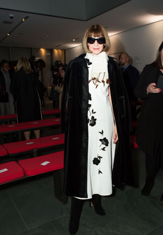 Anna Wintour – Carolina Herrera Show Fall Winter 2018 at NYFW