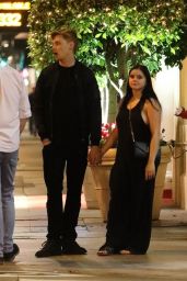 Ariel Winter and Levi Meaden Candids - Enjoy a Double Date in Santa Monica