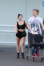 Ariel Winter - Out for Groceries in LA