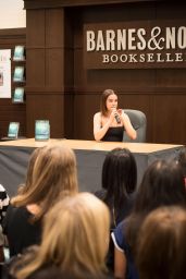 Bailee Madison - Signs Copies of Her New Book "Losing Brave" in LA