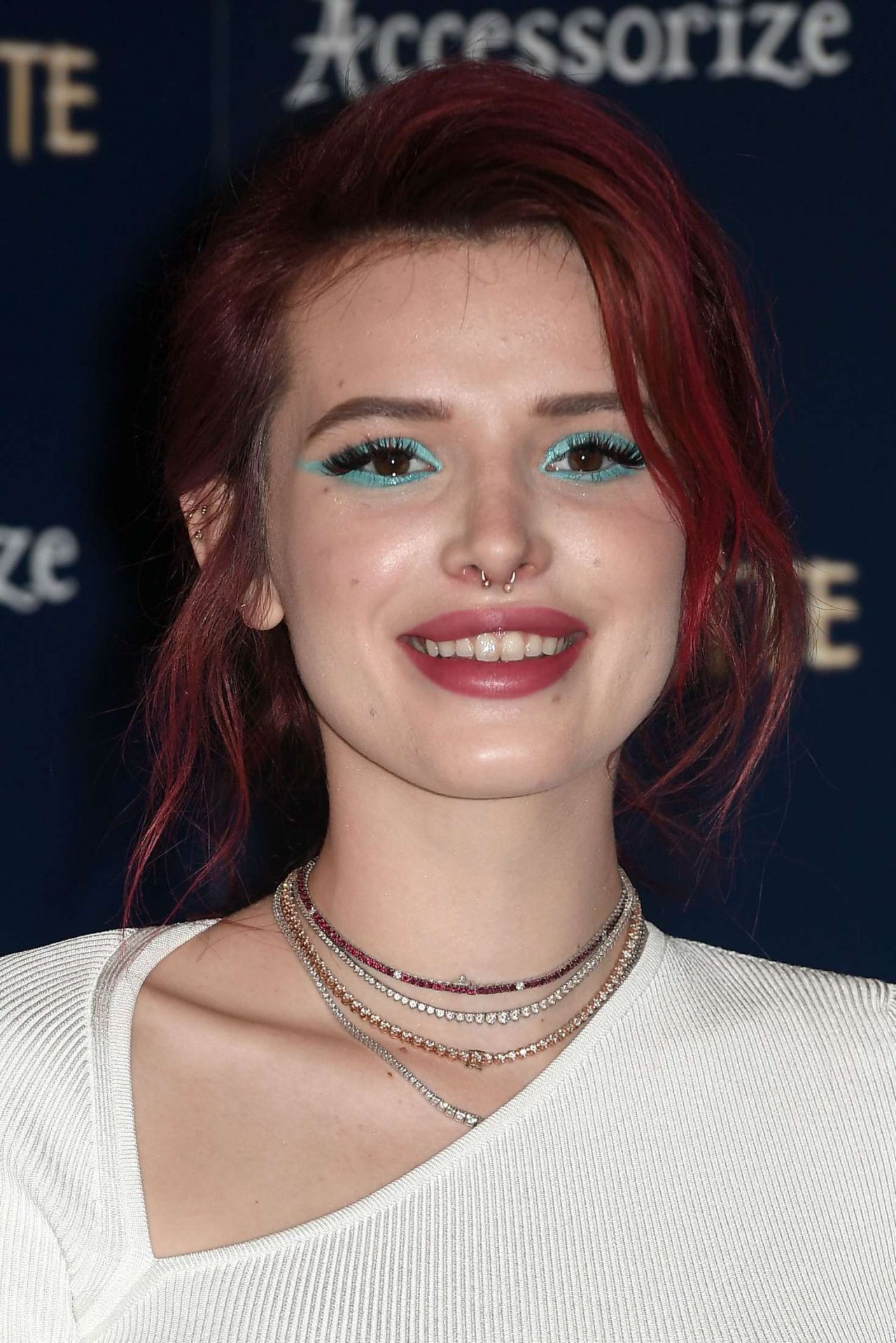 Bella Thorne - 