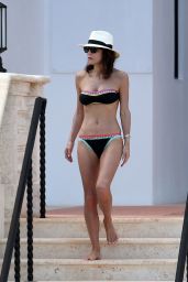 Bethenny Frankel in a Black Bandeau Bikini - Relaxes by the Pool in Miami