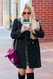 Busy Philipps - Shows Off Her Pill Bottle Smartphone Cover in Beverly Hills