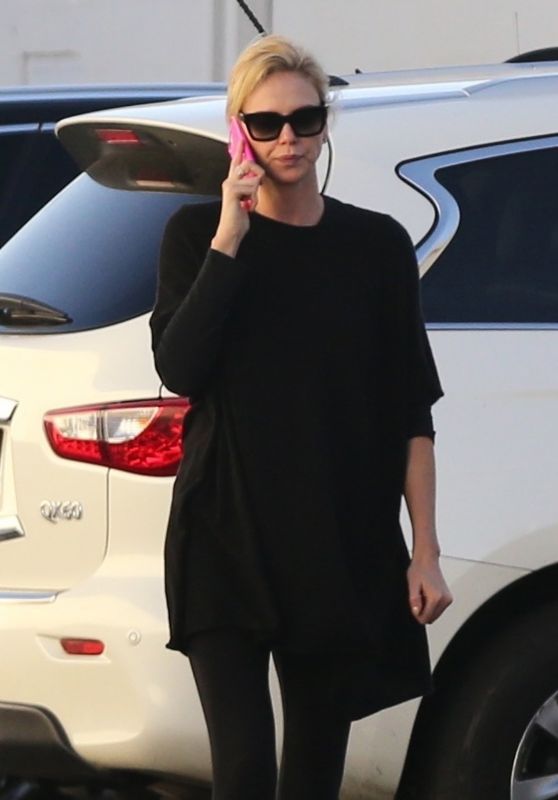Charlize Theron Chats on the Phone - Van Nuys 02/20/2018