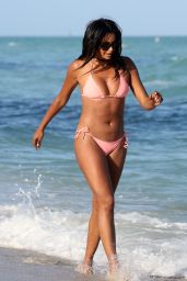 Claudia Jordan in a Pink Bikini on the Beach in Miami