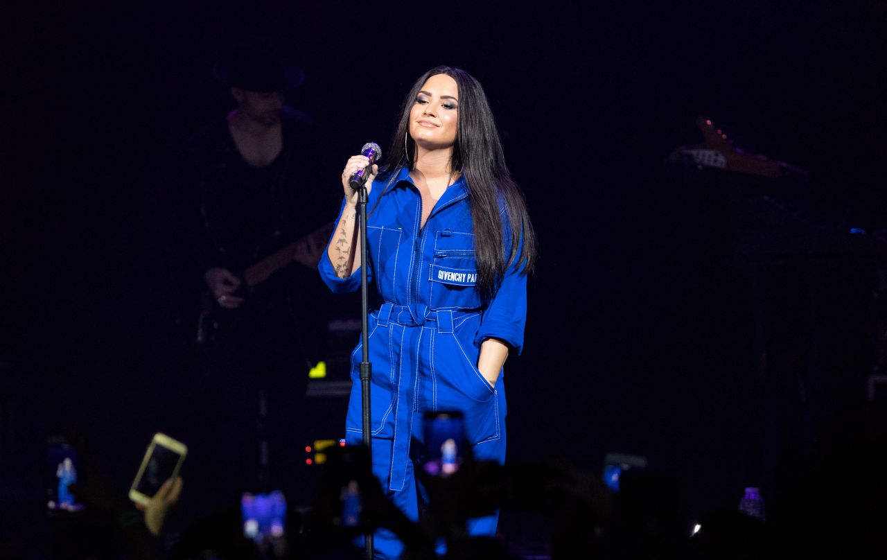 Demi Lovato - Performs at House of Blues in Dallas • CelebMafia