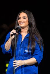 Demi Lovato - Performs at House of Blues in Dallas