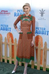 Elizabeth Debecki – “Peter Rabbit” Premiere in Los Angeles