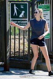Elizabeth Olsen - Takes a hike in Runyon Canyon in LA
