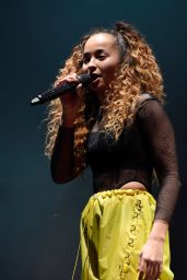 Ella Eyre Performs Live at Manchester Arena