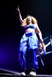 Ella Eyre Performs Live at The First Direct Arena in Leeds