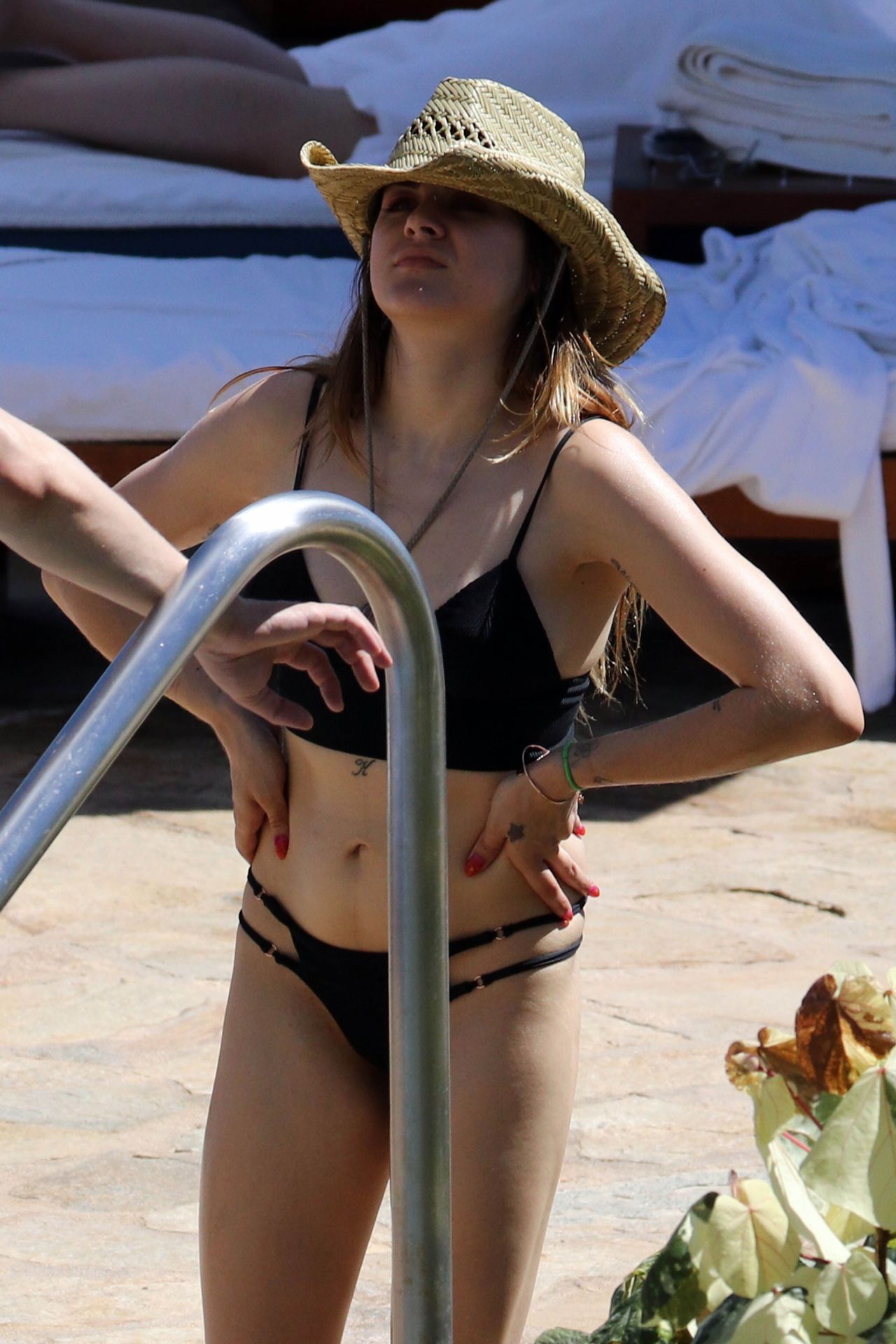 Frances Bean Cobain in Bikini in Hawaii.