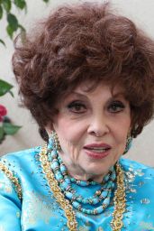 Gina Lollobrigida – Visits the HFPA Offices in Los Angeles