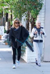 Goldie Hawn - Shops for Home Goods in Brentwood 02/24/2018