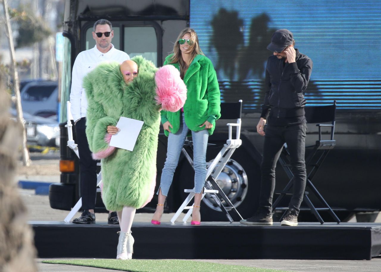 Heidi Klum in a Green Tweed Coat - Shopping in Berlin 10/24/2020 •  CelebMafia