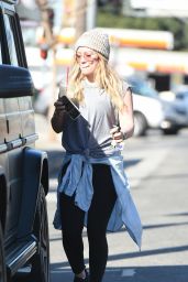 Hilary Duff in a Stocking Cap Out in Los Angeles 02/07/2018