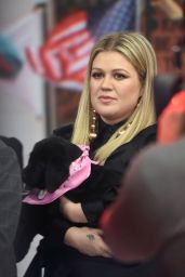 Kelly Clarkson on the Today Show in NYC 02/26/2018