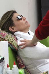Lori Loughlin - Stops by a Nail Salon in Beverly Hills