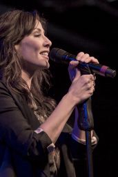 Natalie Imbruglia Performing Live at Liverpool O2 Academy 02/12/2018