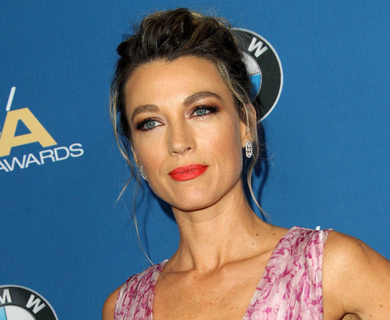 Natalie Zea – 2018 DGA Awards • CelebMafia