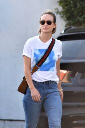 Olivia Wilde in Casual Outfir Out in Los Angeles 02/05/2018