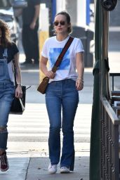 Olivia Wilde in Casual Outfir Out in Los Angeles 02/05/2018