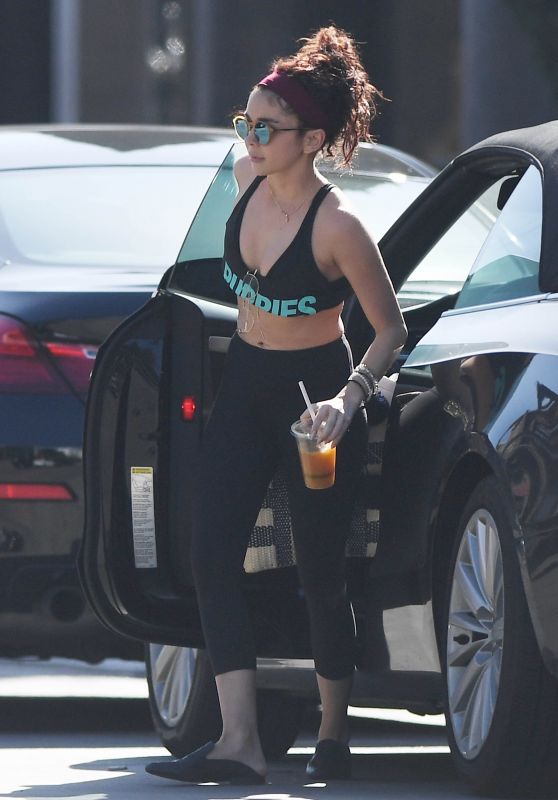 Sarah Hyland Hits the Gym in Los Angeles 02/04/2018