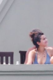 Selena Gomez Kiss With Justin Bieber in Montego Bay, Jamaica