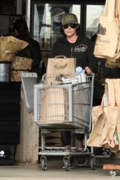 Shannen Doherty in Leggings - Shopping at the Trancas Country Market in Malibu