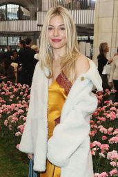 Sienna Miller – Tory Burch Fashion Show Fall Winter 2018 in NYC
