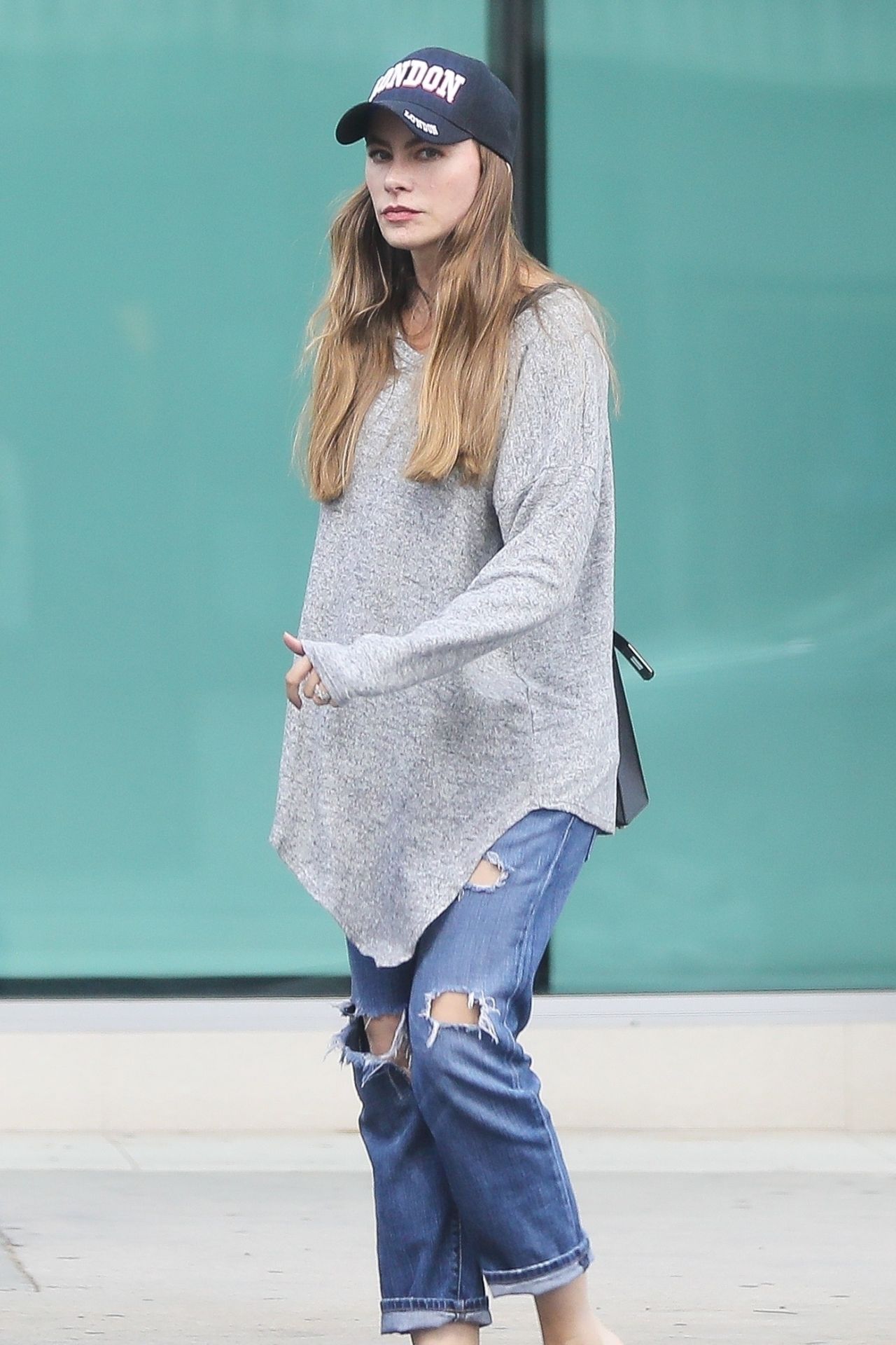Sofia Vergara in Ripped Jeans - Stops by ABC Pharmacy in Beverly Hills ...