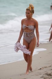 Tracy Anderson in Bikini on the Beach in Miami 02/23/2018