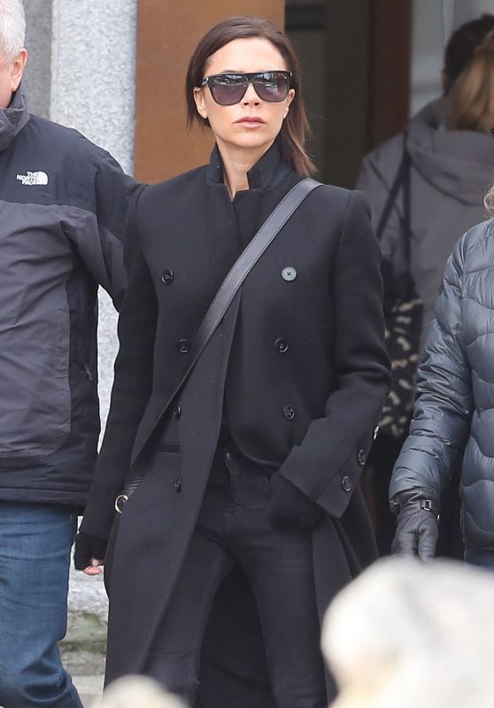 Victoria BeckhamTakes a Stroll With Her Parents in Whistler, Canada