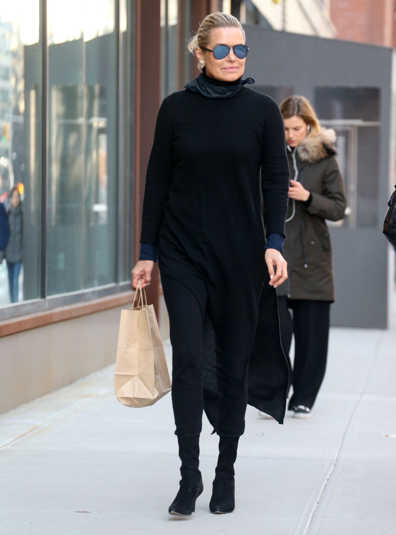 Yolanda Hadid Street Fashion - Out in New York 02/12/2018