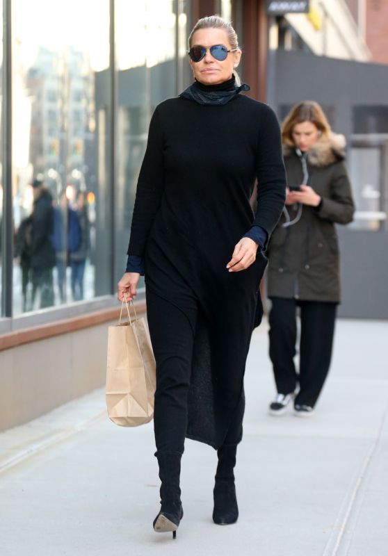 Yolanda Hadid Street Fashion - Out in New York 02/12/2018