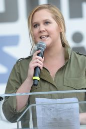 Amy Schumer – Meet Up at the Anti-Gun “March For Our Lives” Rally in LA