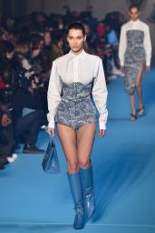 Bella Hadid Walks Off-White Show – Paris Fashion Week 03/01/2018