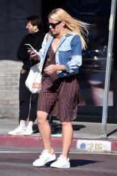 Busy Philipps - Little Casual Shopping in Los Angeles 03/15/2018