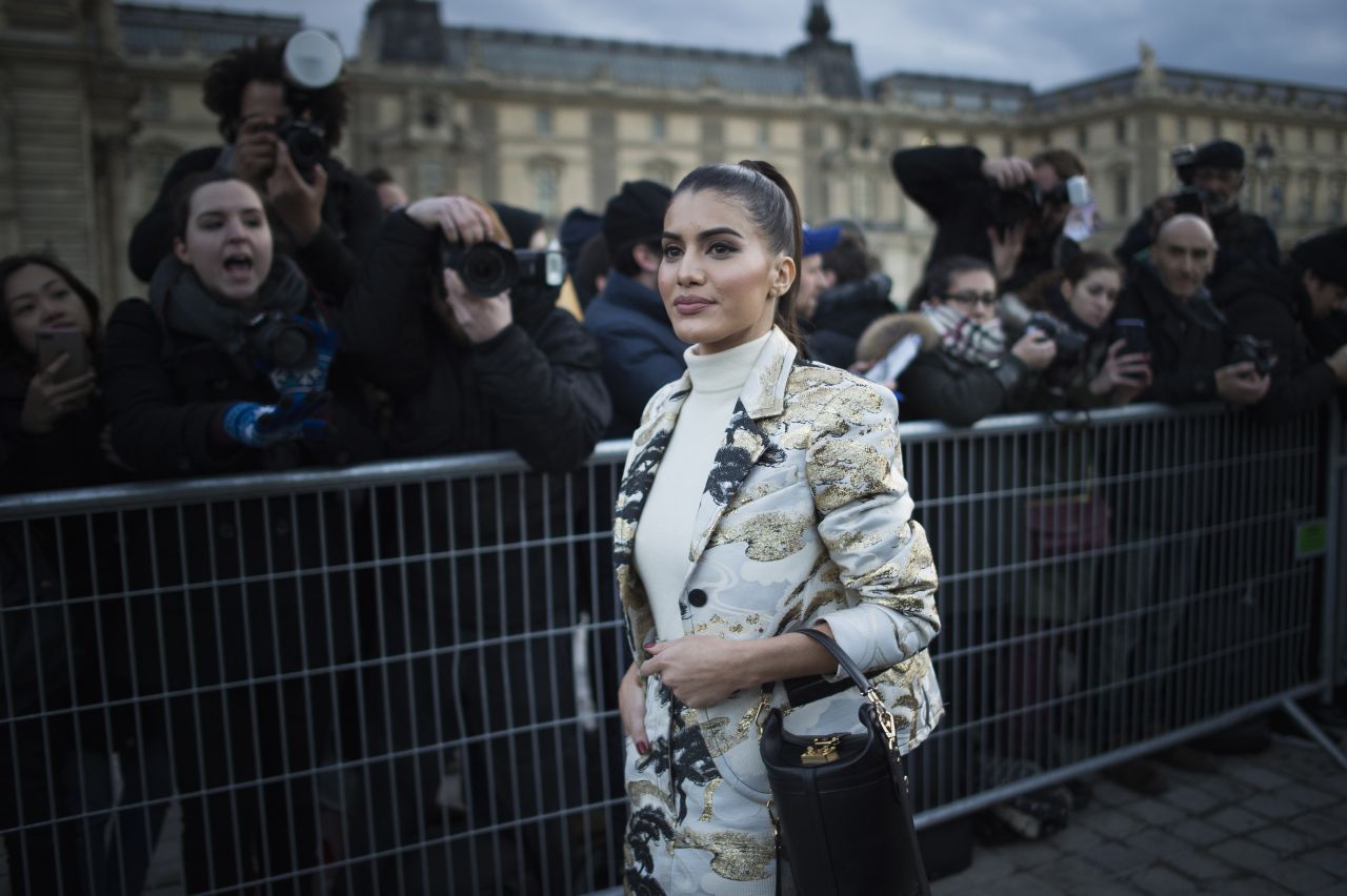 Foto: Vestido com volume foi aposta de Camila Coelho para ver desfile da Louis  Vuitton - Purepeople