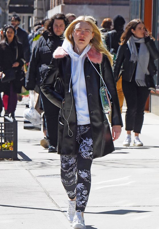 Dakota Fanning in Tights - Hits the Gym in NYC 03/26/2018