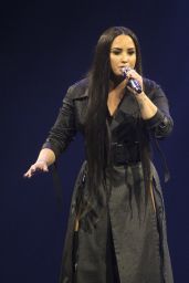 Demi Lovato - Performing Her "Tell Me You Love Me" World Tour in Philadelphia