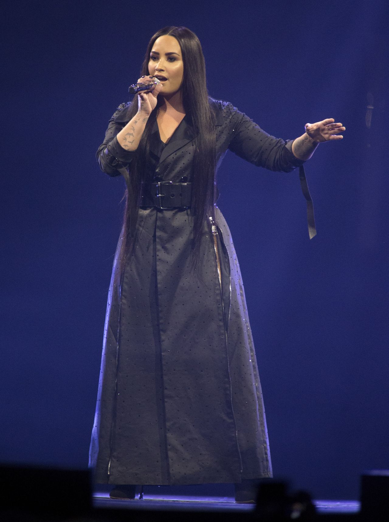 Demi Lovato - Performing Her 