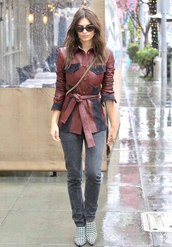 Emily Ratajkowski Looks Stylish - Rainy Day in Beverly Hills 03/02/2018