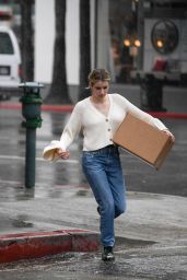 Emma Roberts - Pick up a Package at UPS in LA 03/22/2018