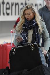 Georgia Toffolo in Travel Outfit - Arrives Back in the UK From LA 03/06/2018