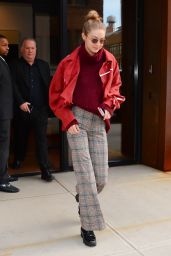 Gigi Hadid - Leaving Her Apartment in New York City 03/15/2018