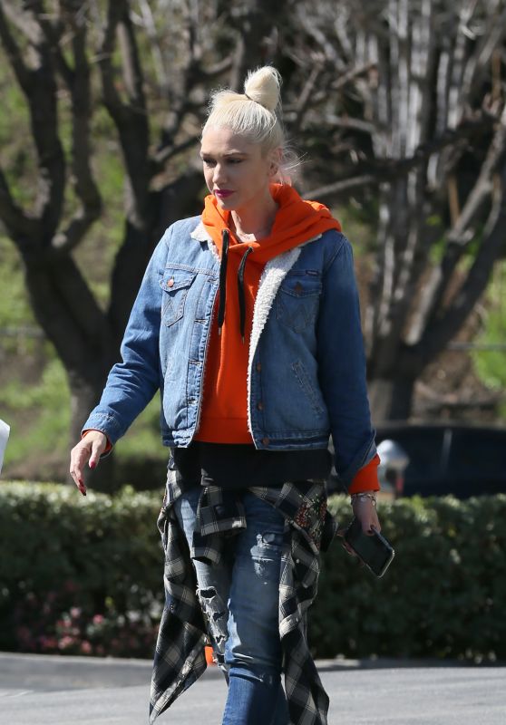 Gwen Stefani Urban Street Style - Los Angeles 03/15/2018